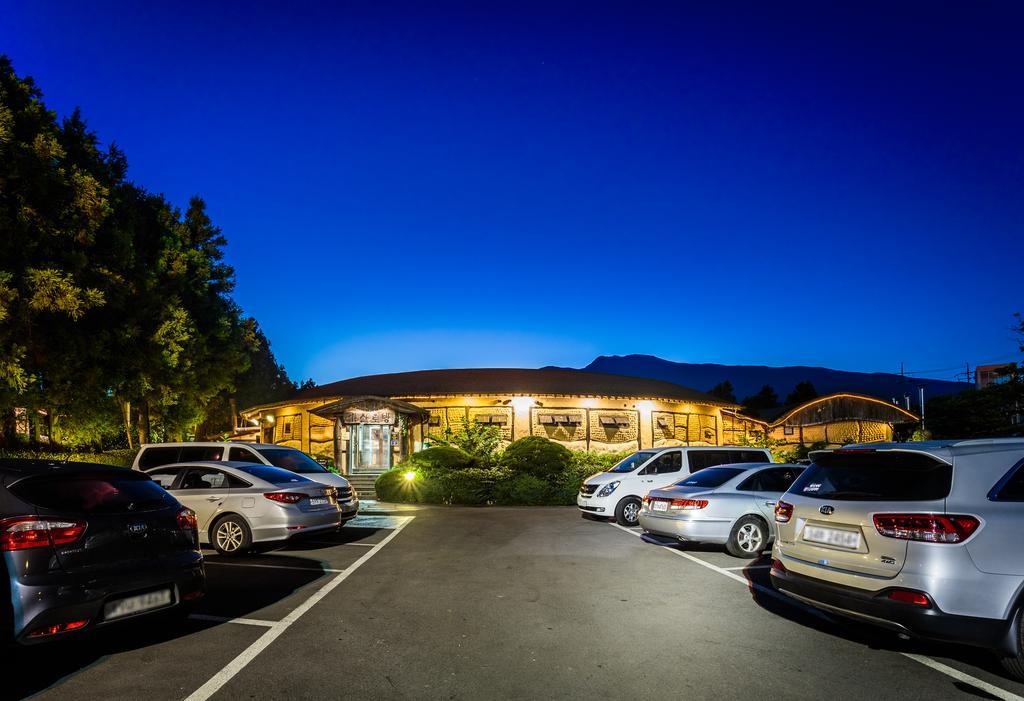 Kasan Tobang Hostel Сеогвипо Екстериор снимка